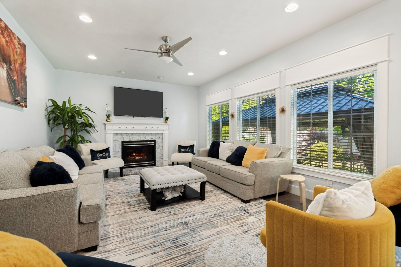 HUNTERS GROVE - Residential