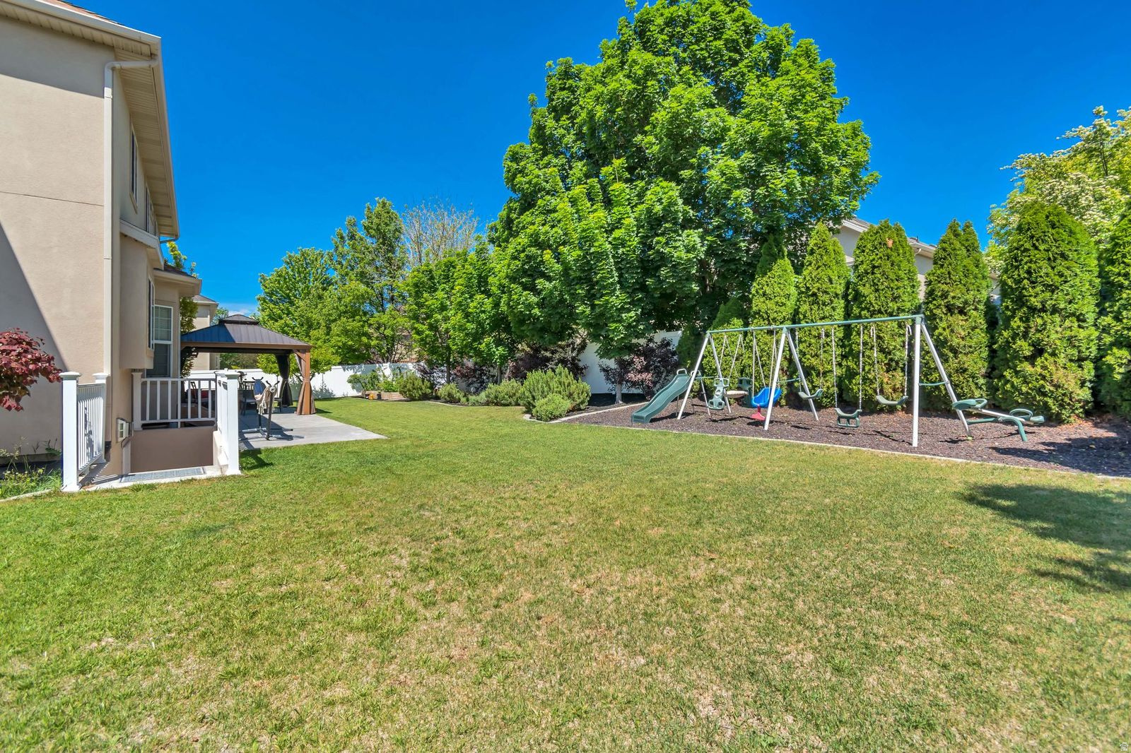HUNTERS GROVE - Residential