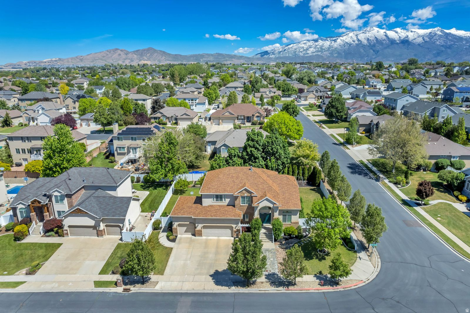 HUNTERS GROVE - Residential