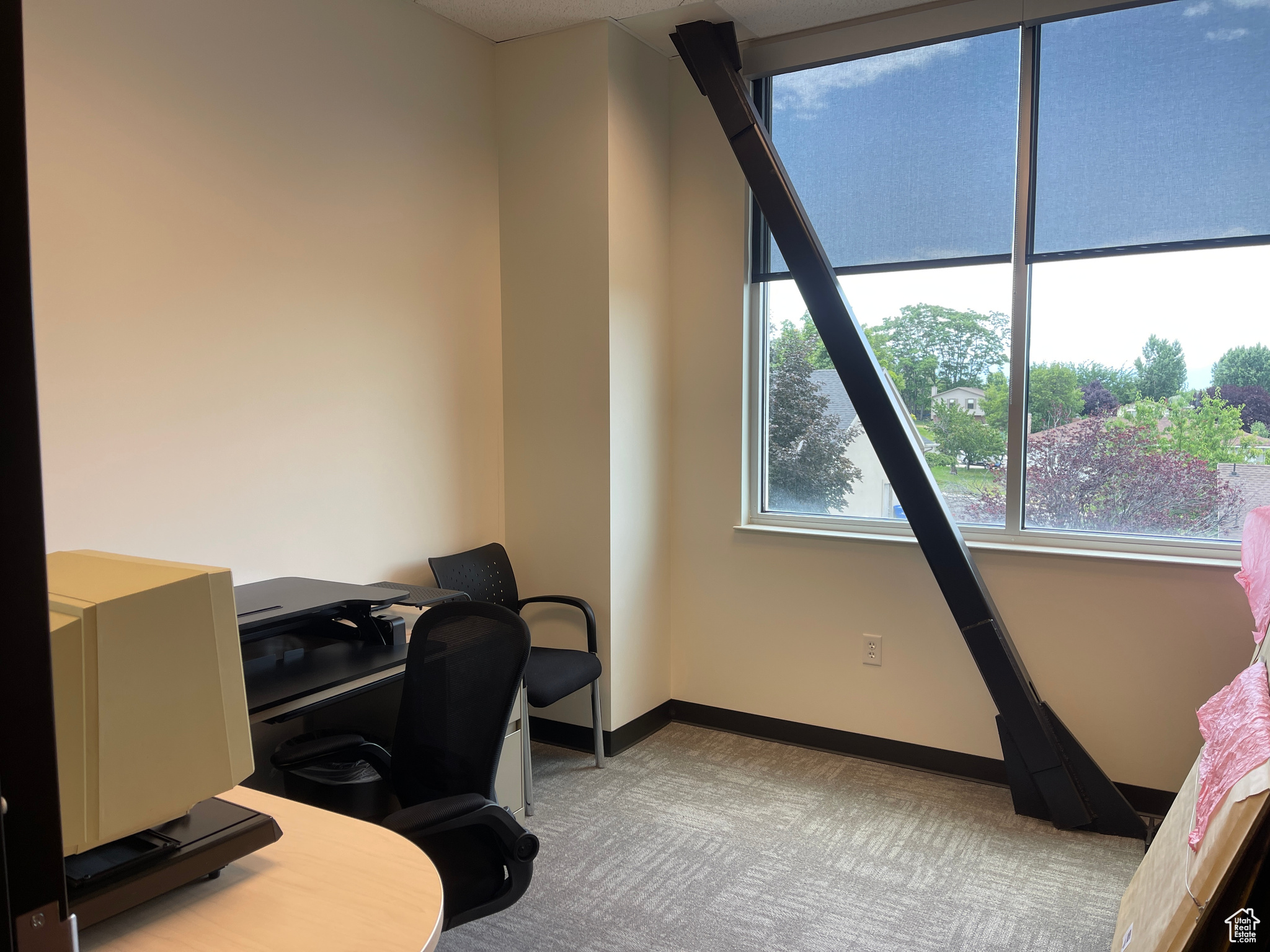 CENTER STREET 1 LOT - Commercial Lease