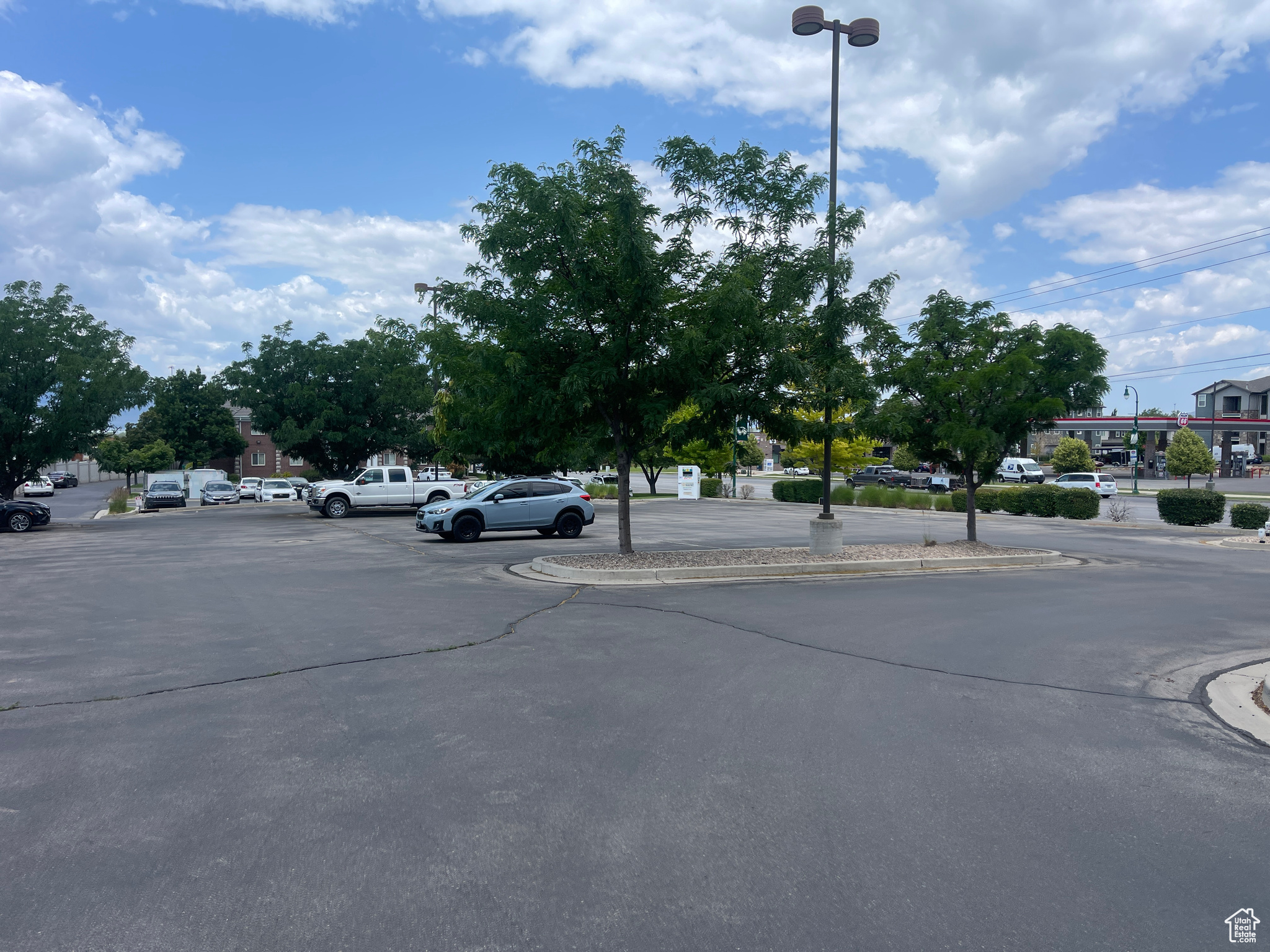 CENTER STREET 1 LOT - Commercial Lease