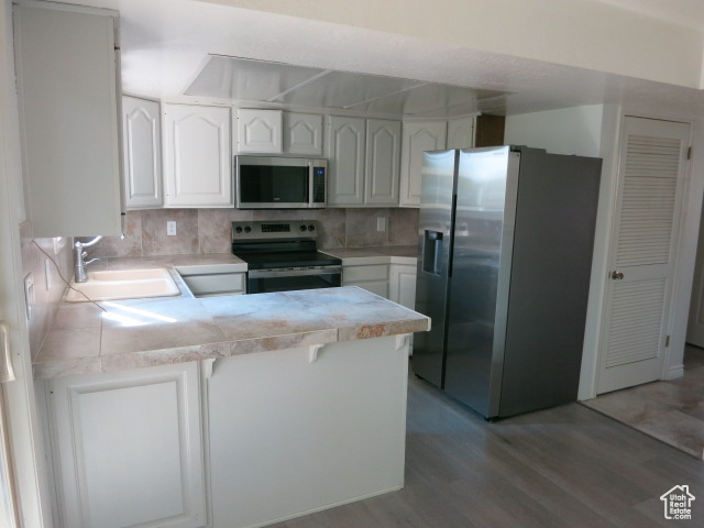 SECRET COVE - Residential