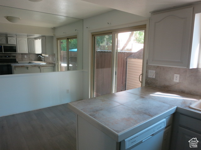 SECRET COVE - Residential