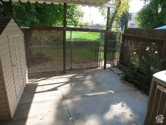 SECRET COVE - Residential