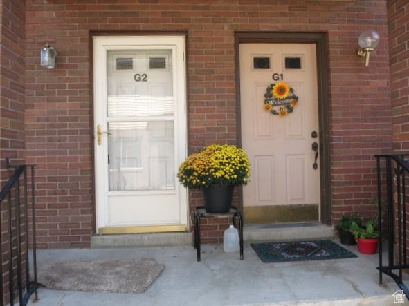 SECRET COVE - Residential