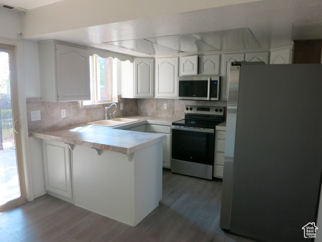 SECRET COVE - Residential