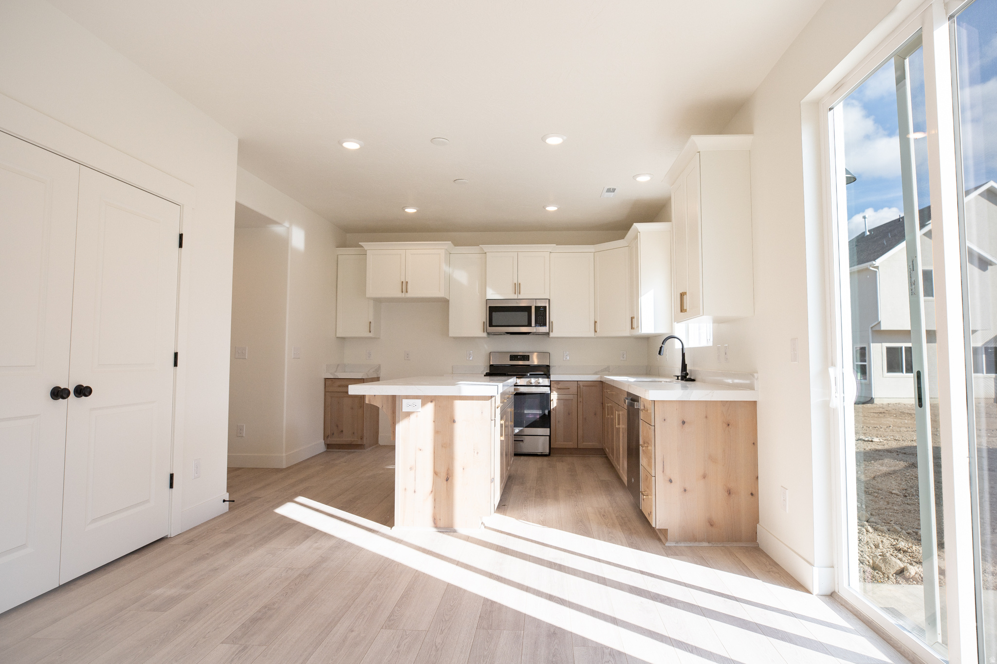 ARROWHEAD SPRINGS - Residential