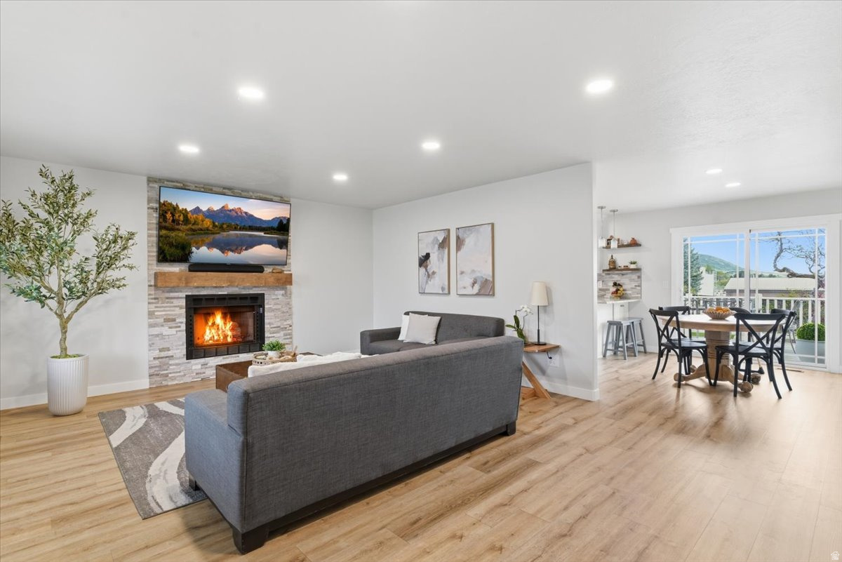 LA DONNA MESA - Residential