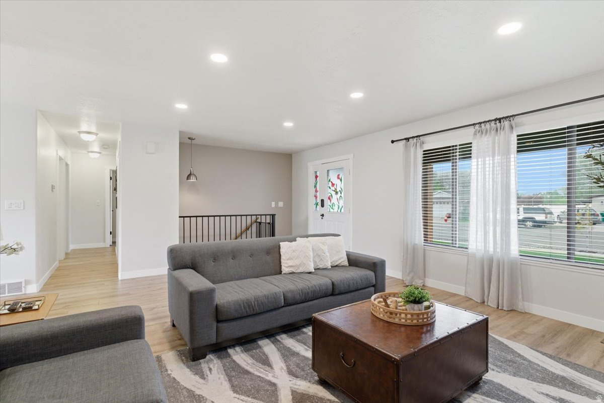 LA DONNA MESA - Residential