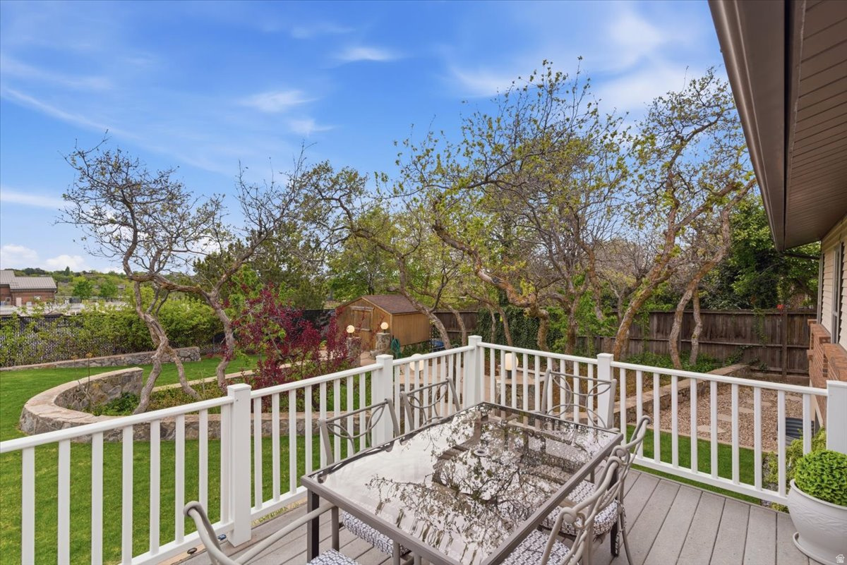 LA DONNA MESA - Residential