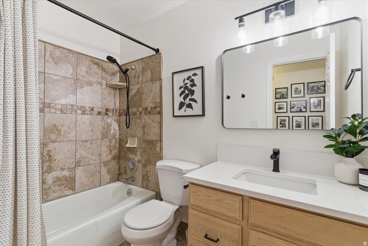 LA DONNA MESA - Residential