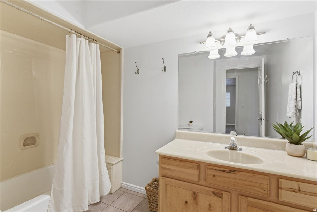 LA DONNA MESA - Residential