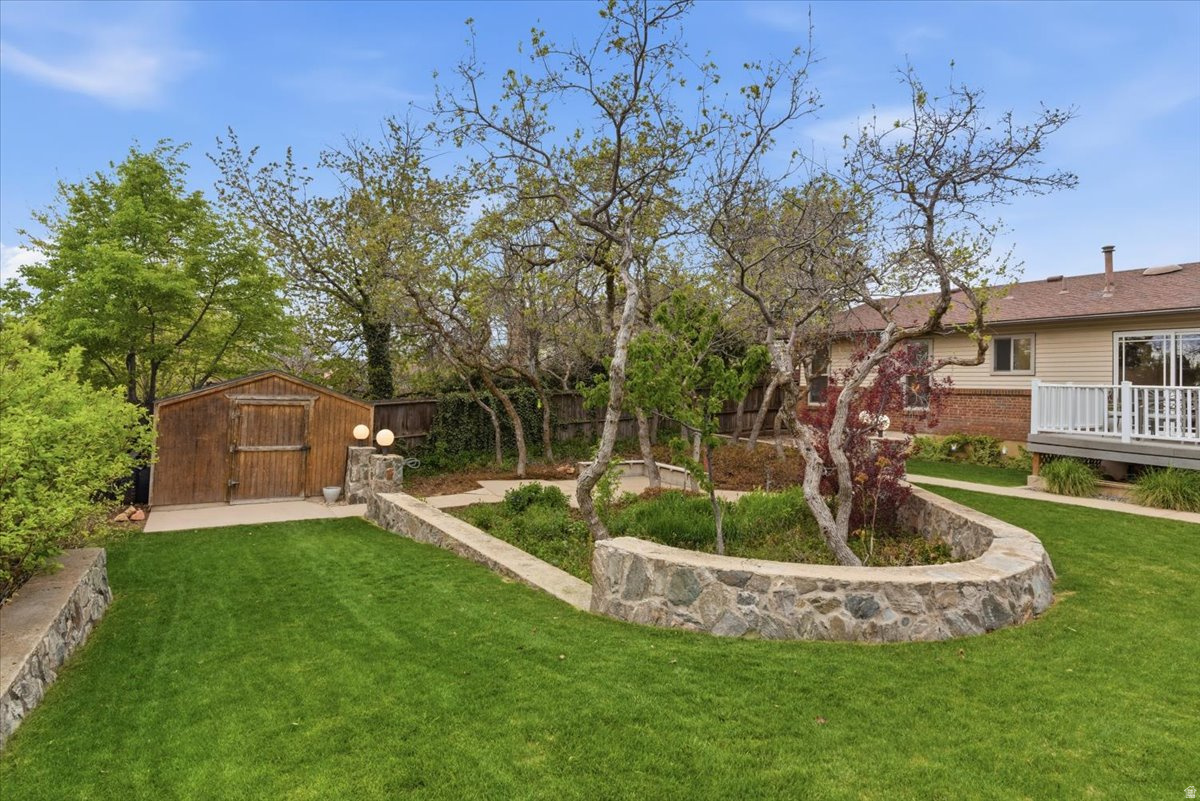 LA DONNA MESA - Residential