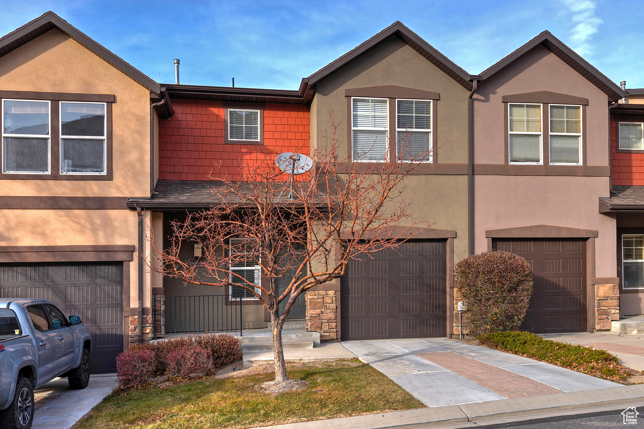 111 E Chandlerpoint Way, Draper, Utah image 1