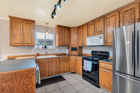 Tiny photo for 1402 S 1470 E, Provo, UT 84606 (MLS # 2142404)