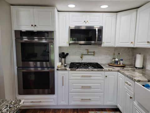 Tiny photo for 1413 W WEBB LN, Kaysville, UT 84037 (MLS # 2145373)