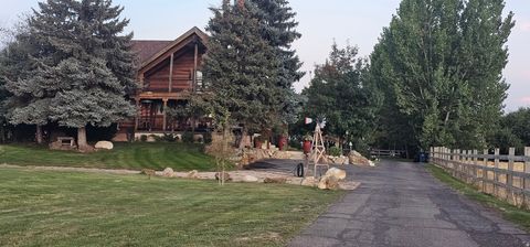 Photo of 1413 W WEBB LN, Kaysville, UT 84037 (MLS # 2145373)