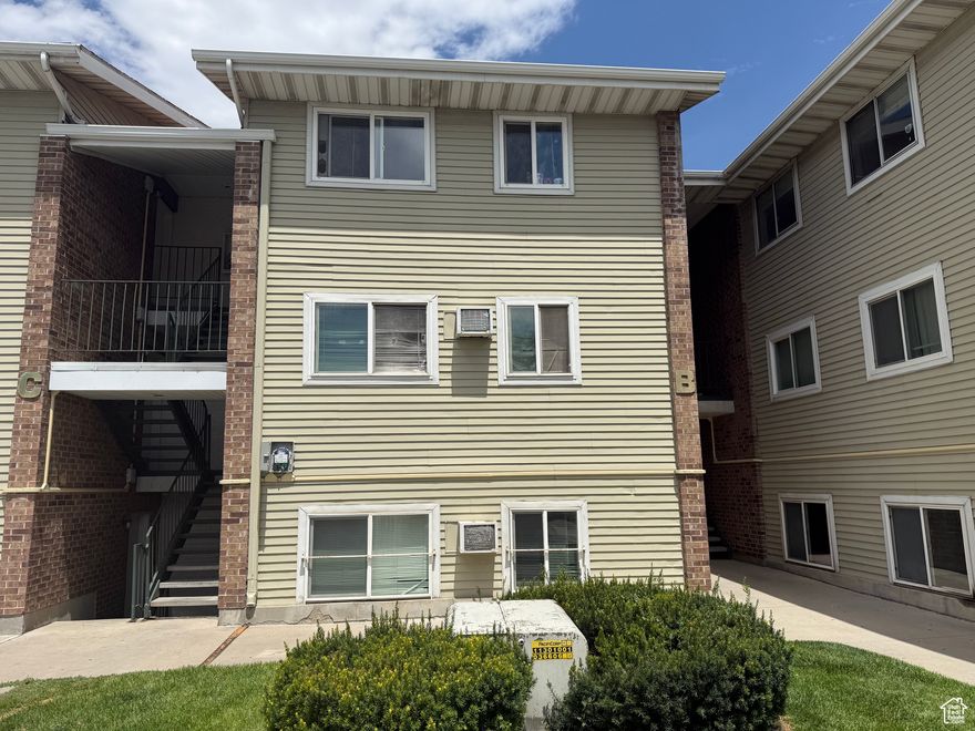 This 2-bedroom, 1-bath condominium offers a rare opportunity for homeownership just minutes from downtown Salt Lake City. With convenient freeway access, commuting is efficient and hassle-free. Ideal for buyers seeking an affordable alternative to renting, this property provides a solid foundation for future equity. All appliances are included but not warranted. Don't miss this opportunity, it won't last long. Buyers and buyers agent to verify all.