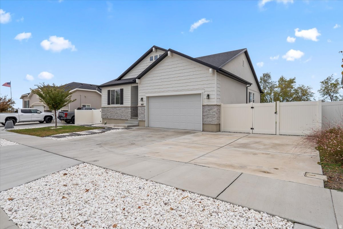 1887 E ROCK HOLLOW RD