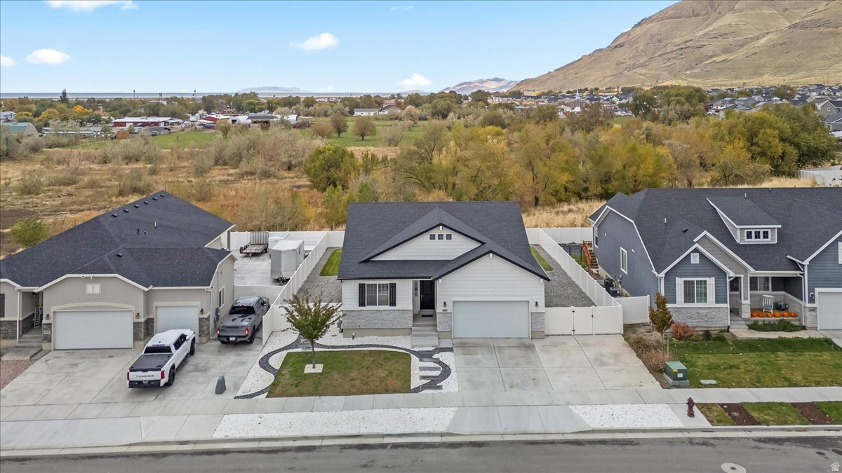 PASTURES AT SADDLEBACK - Residential