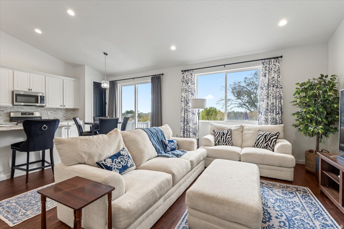 PASTURES AT SADDLEBACK - Residential