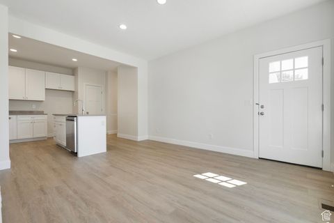 Tiny photo for 443 E 450 N, Payson, UT 84651 (MLS # 2115142)