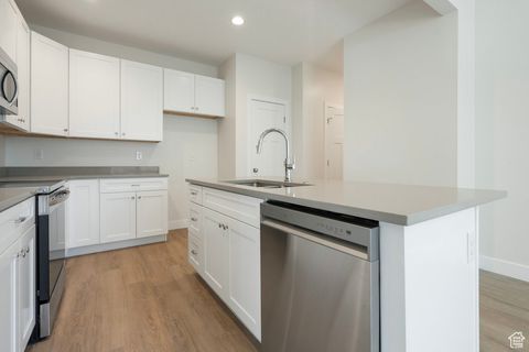Tiny photo for 443 E 450 N, Payson, UT 84651 (MLS # 2115142)