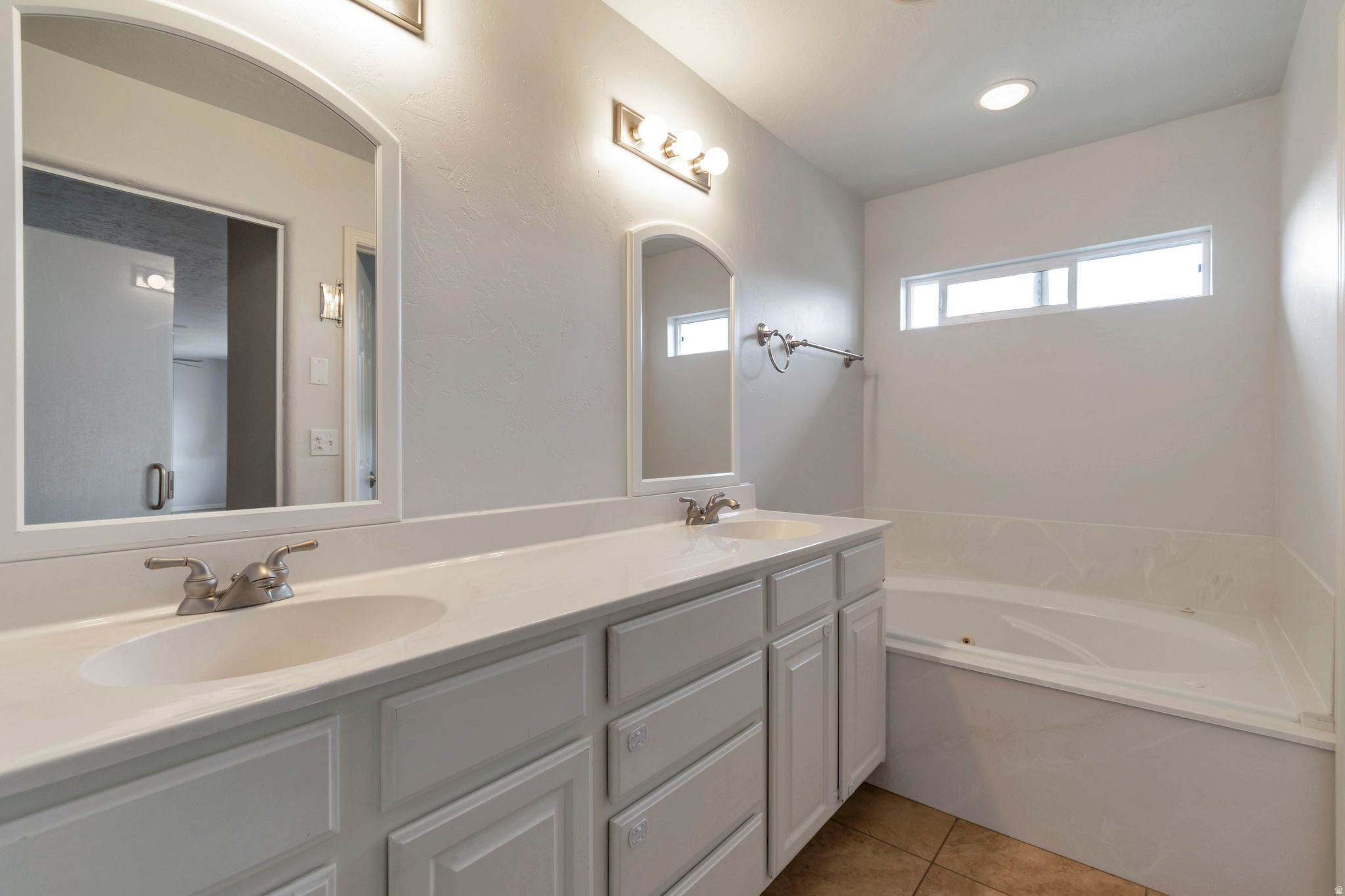 ARBORS PHASE 2 CONDOMINIUM - Residential