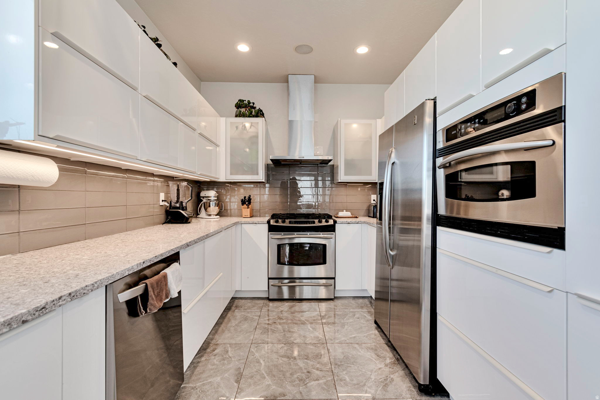 ARBORS PHASE 2 CONDOMINIUM - Residential