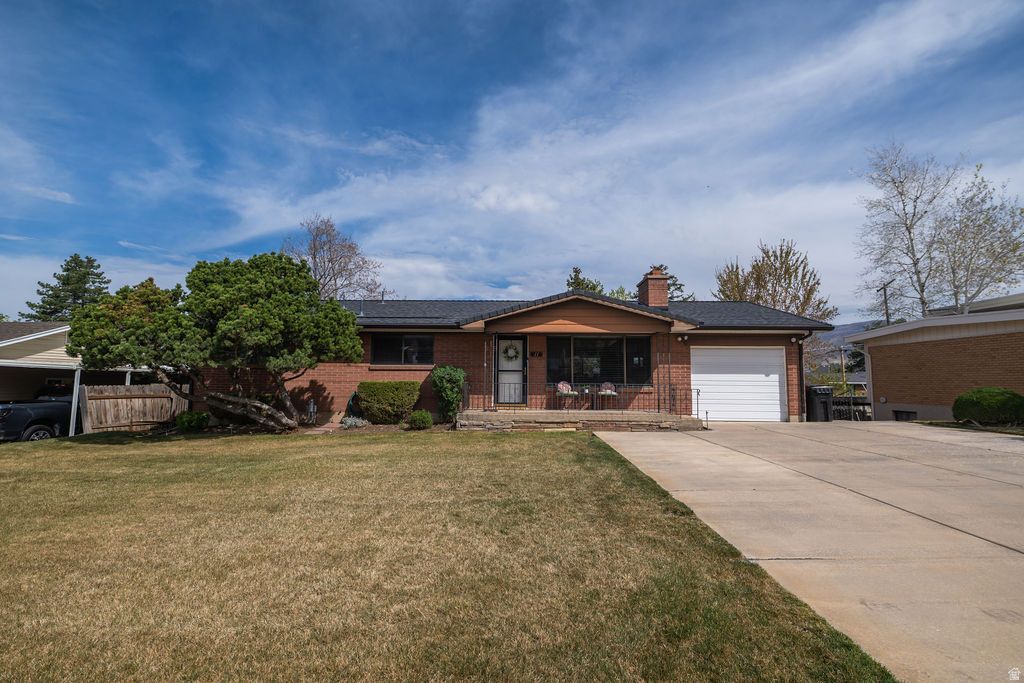 Photo of 11 E BONNEVILLE DR, Bountiful, UT 84010 (MLS # 2147602)