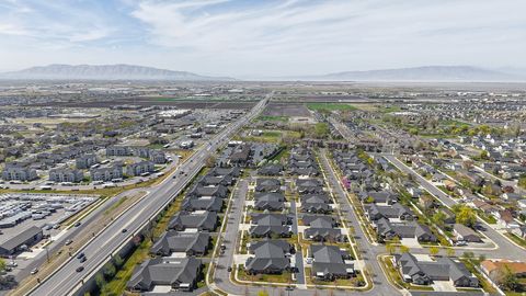 Tiny photo for 458 W 350 S #D S, Springville, UT 84663 (MLS # 2147992)