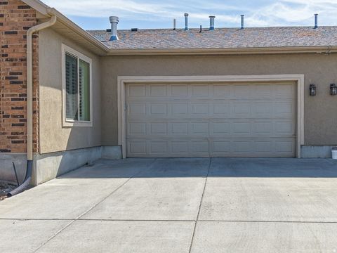 Tiny photo for 458 W 350 S #D S, Springville, UT 84663 (MLS # 2147992)