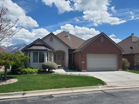 Photo of 5586 S 250 E, Washington Terrace, UT 84405 (MLS # 2151572)