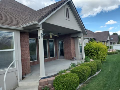 Tiny photo for 5586 S 250 E, Washington Terrace, UT 84405 (MLS # 2151572)