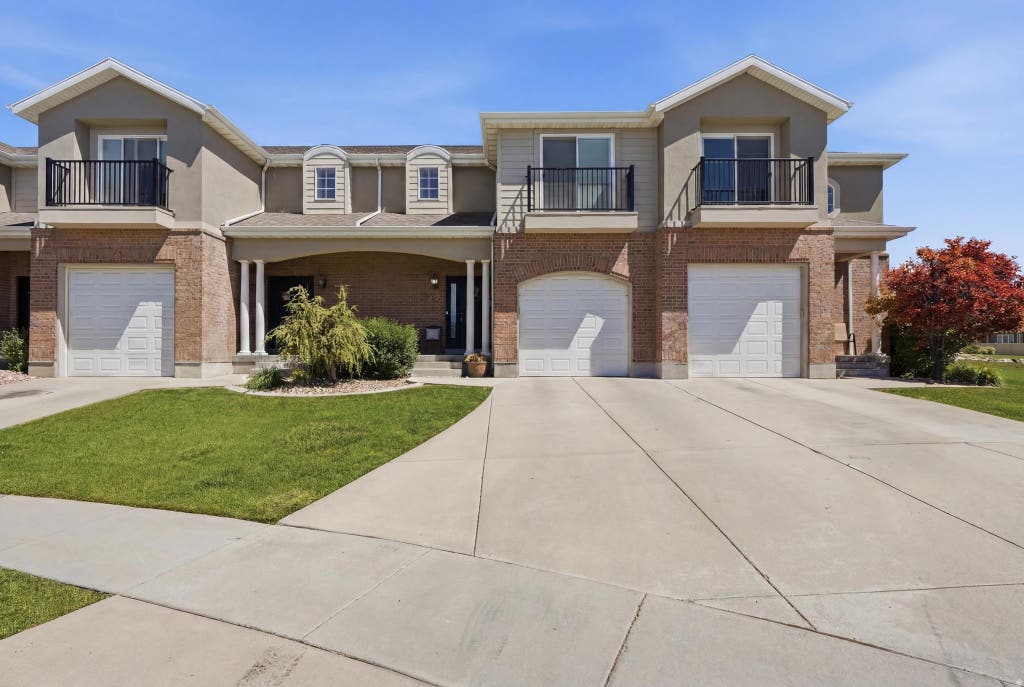 Photo of 264 E JULY LN, Saratoga Springs, UT 84045 (MLS # 2166116)