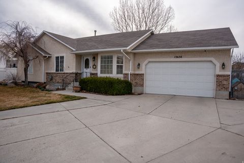 Photo of 13638 S 3160 W, Riverton, UT 84065 (MLS # 2138425)