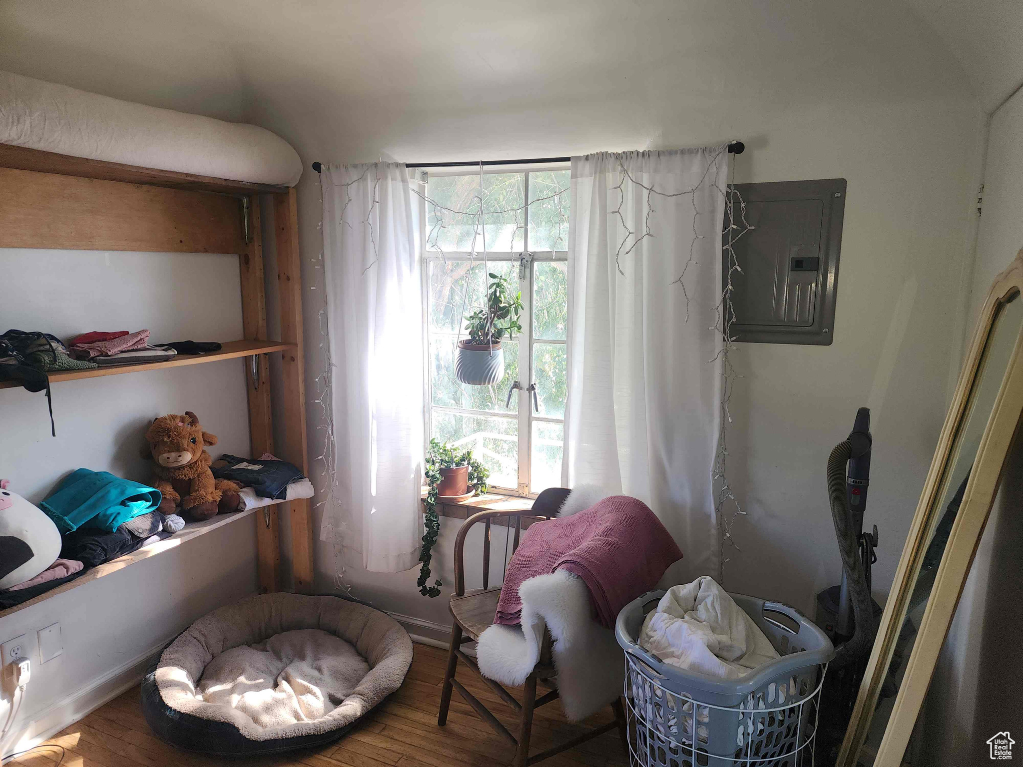 Salt Lake City, Utah 84102, United States, 6 Bedrooms Bedrooms, ,6 BathroomsBathrooms,Residential,Pending,38943