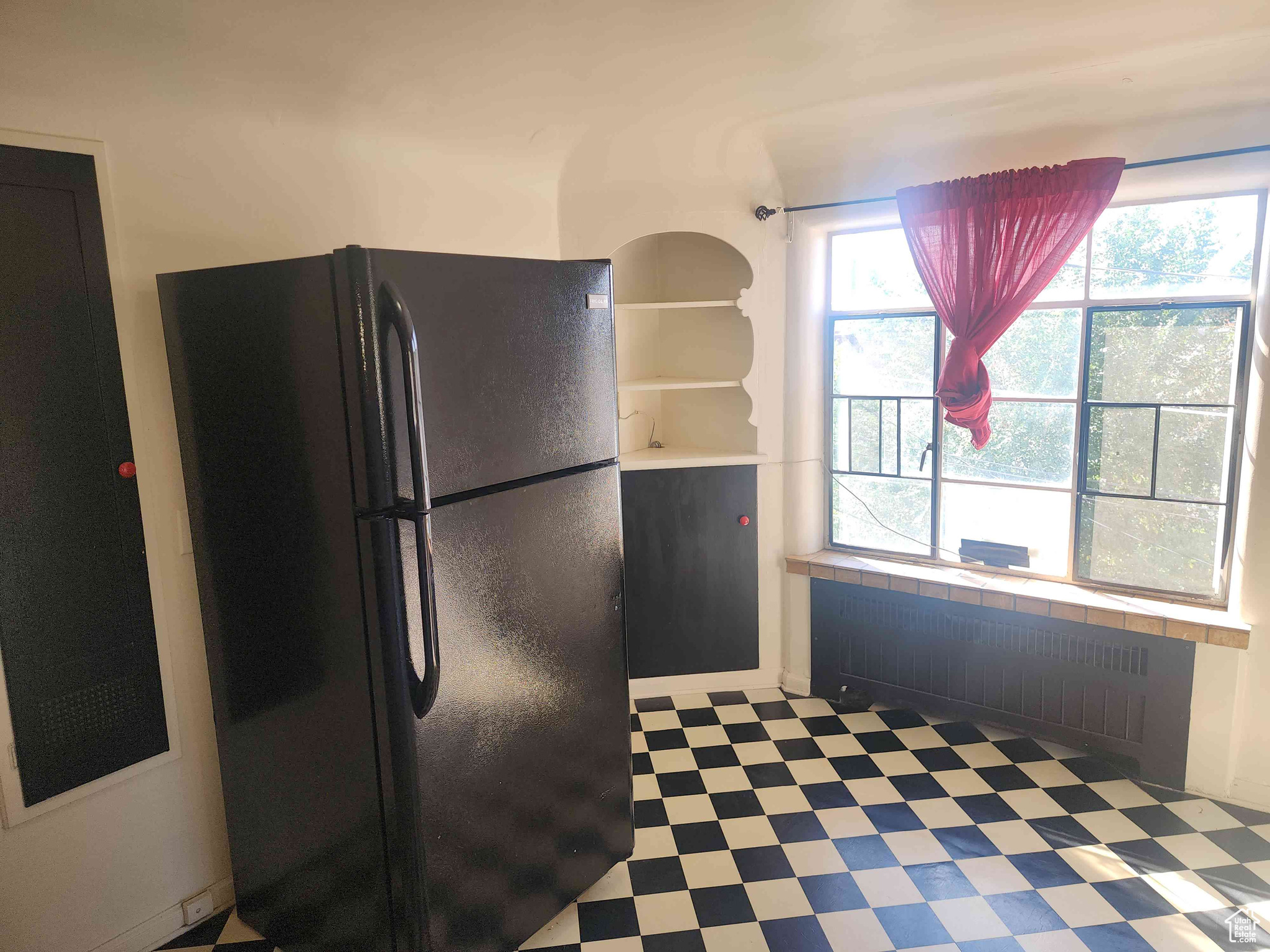 Salt Lake City, Utah 84102, United States, 6 Bedrooms Bedrooms, ,6 BathroomsBathrooms,Residential,Pending,38943