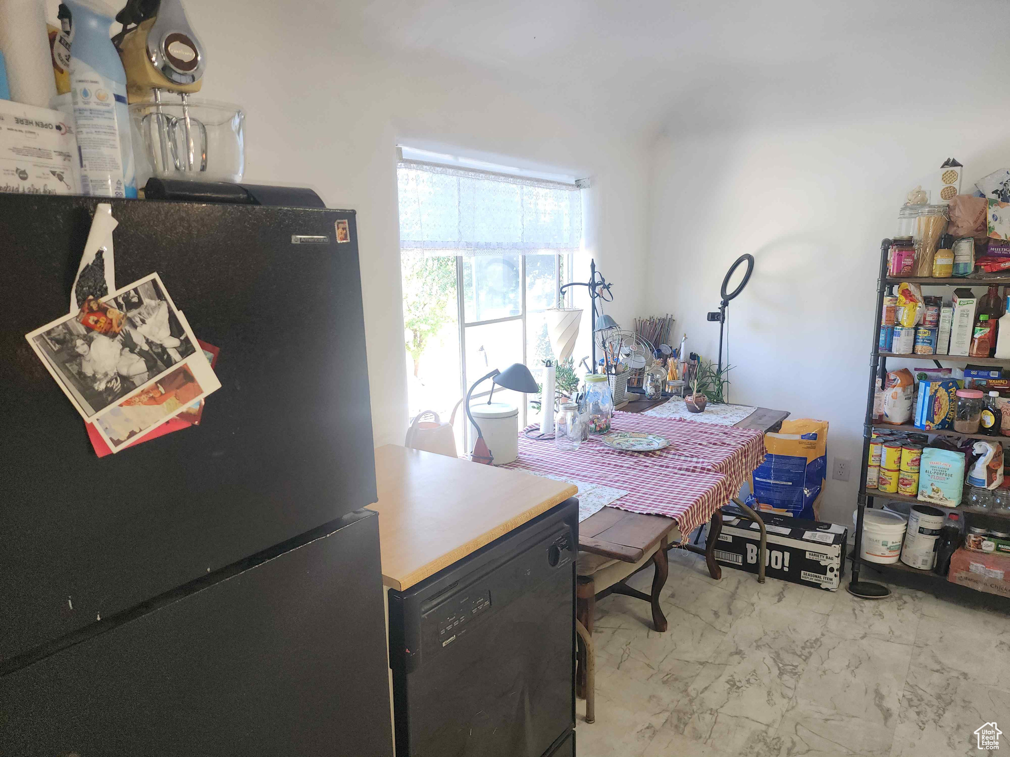 Salt Lake City, Utah 84102, United States, 6 Bedrooms Bedrooms, ,6 BathroomsBathrooms,Residential,Pending,38943