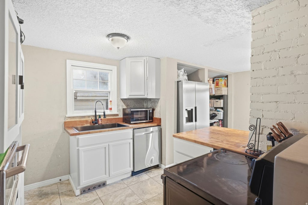 Photo of 218 N 100 W, Malad City, ID 83252 (MLS # 2185333)