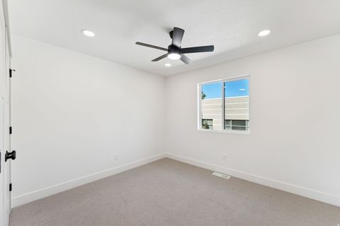 Tiny photo for 256 N MAIN ST, Bountiful, UT 84010 (MLS # 2120422)