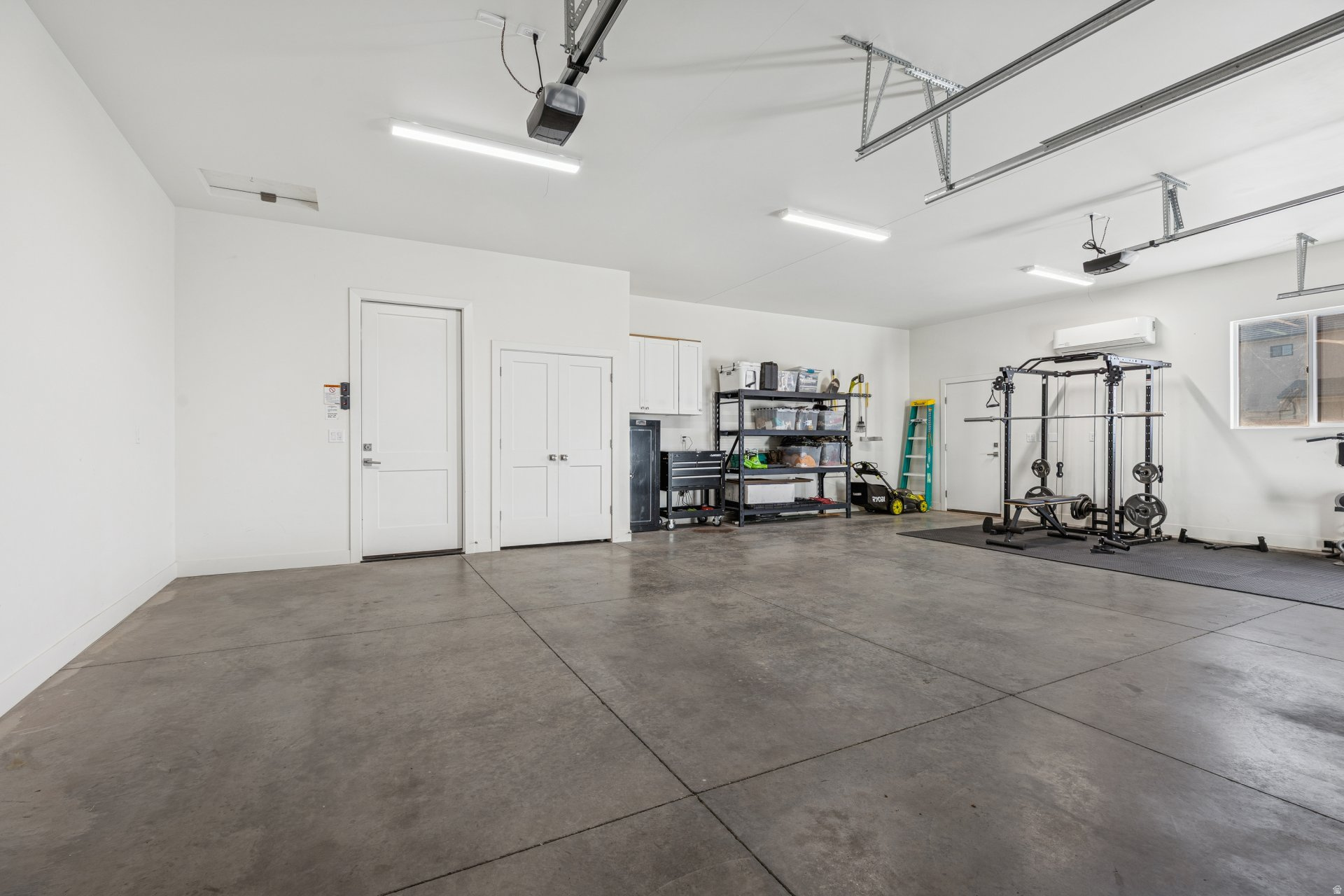 ROADRUNNER RIDGE 5 - Residential