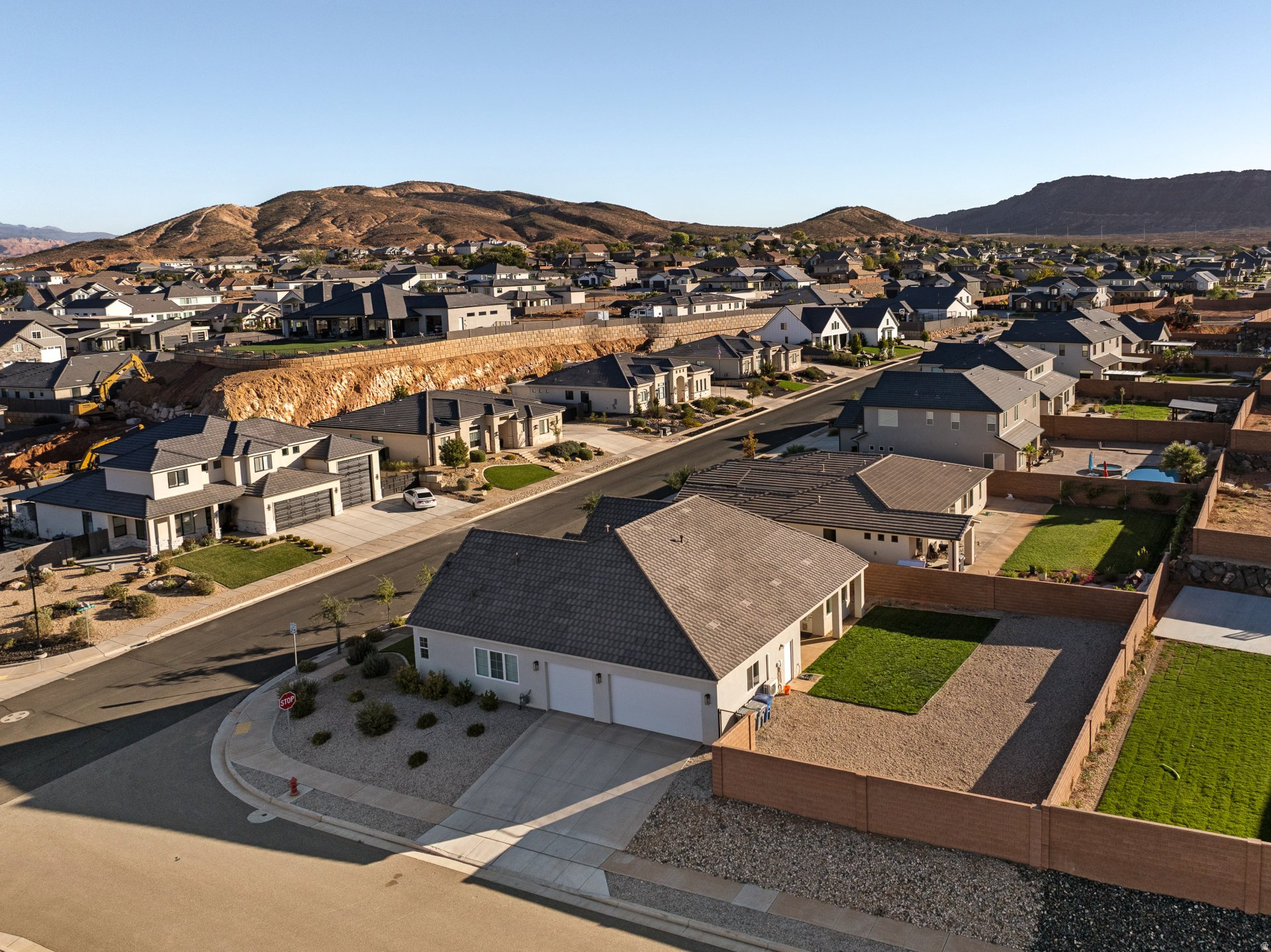 ROADRUNNER RIDGE 5 - Residential