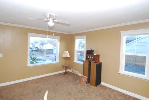 Tiny photo for 137 COUNTRY CLUB DR DR, South Ogden, UT 84405 (MLS # 2130848)