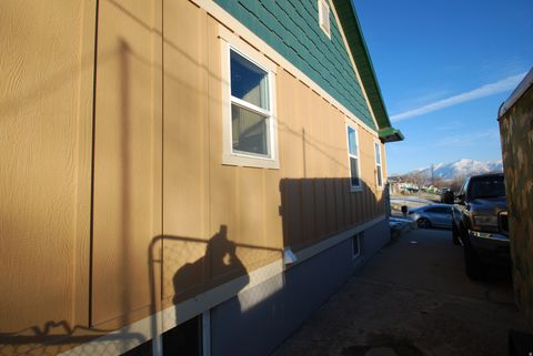 Tiny photo for 137 COUNTRY CLUB DR DR, South Ogden, UT 84405 (MLS # 2130848)