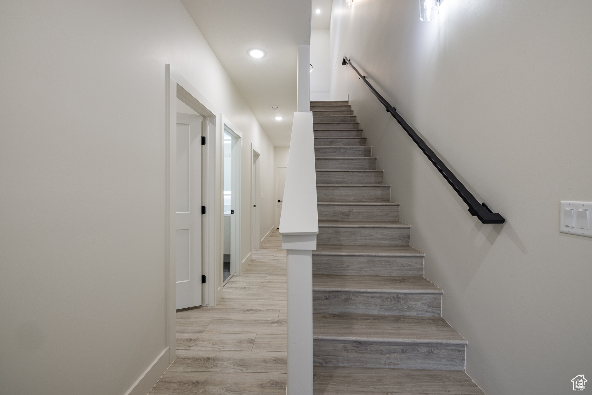 COTTONWOOD CONDOS - Residential