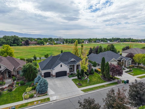 Tiny photo for 1239 WILLOWBROOK LN, Kaysville, UT 84037 (MLS # 2181047)