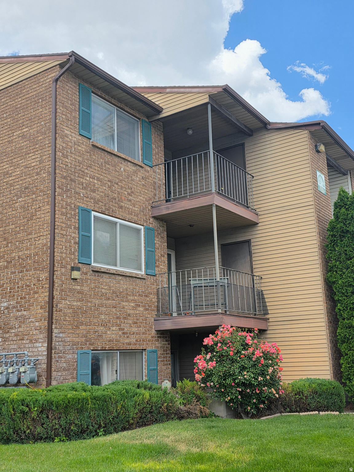 MEADOWS - Residential Lease