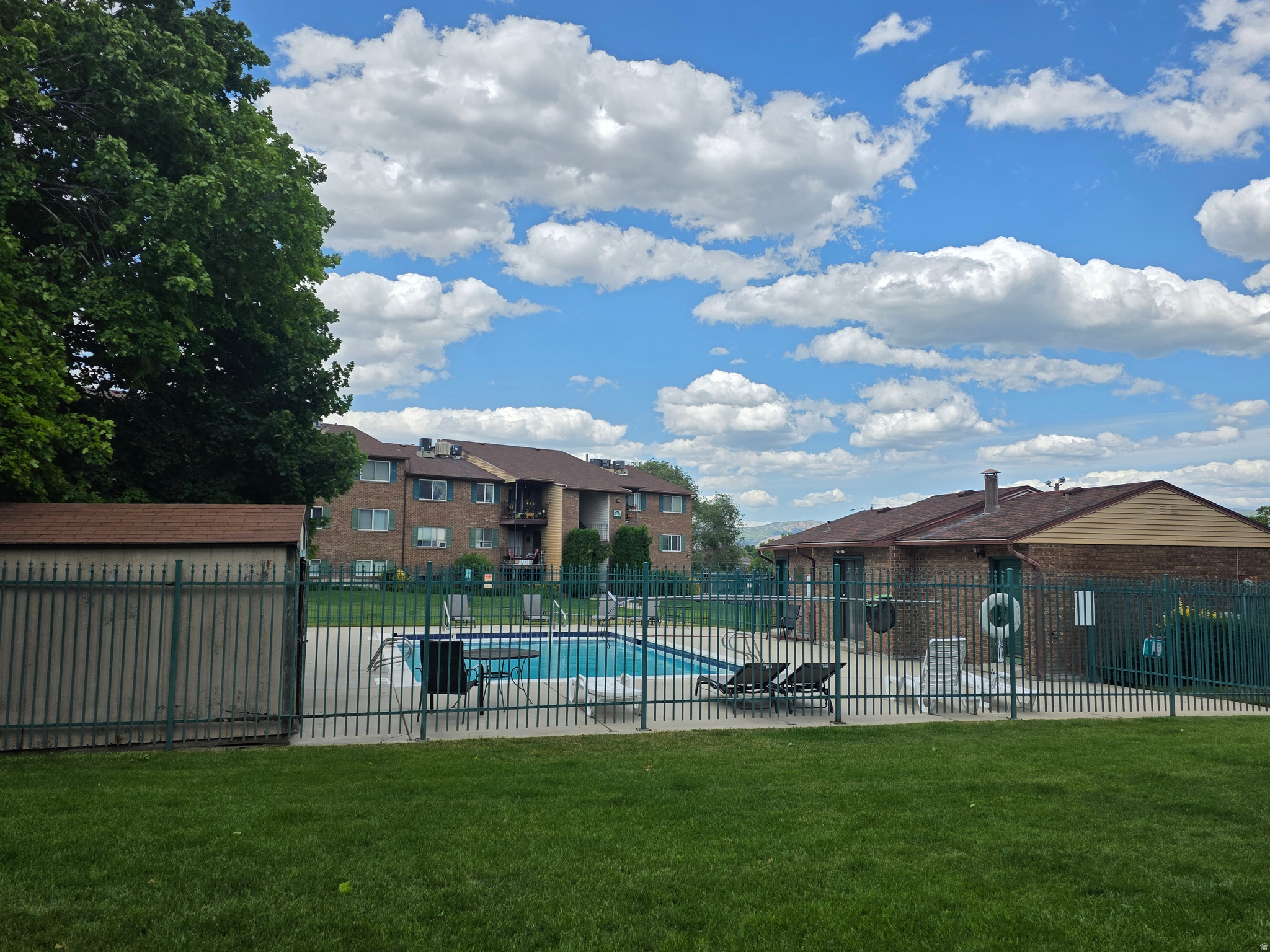 MEADOWS - Residential Lease