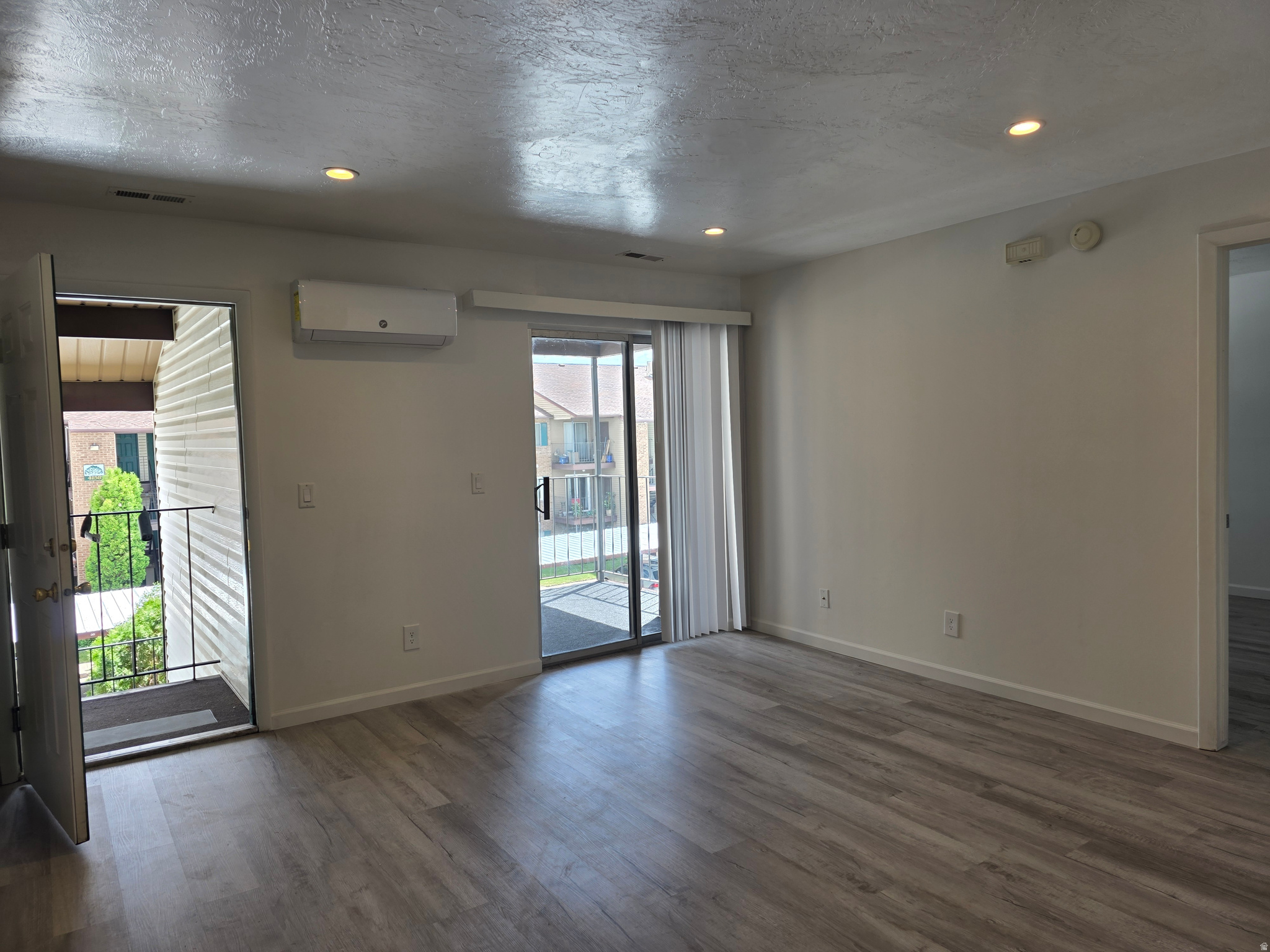 MEADOWS - Residential Lease